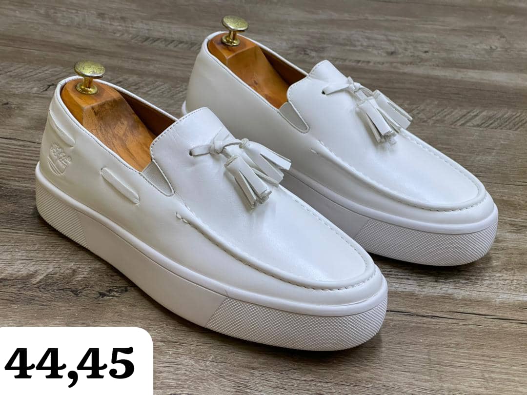 Chaussures hommes femmes enfants de qualité à prix bonbon