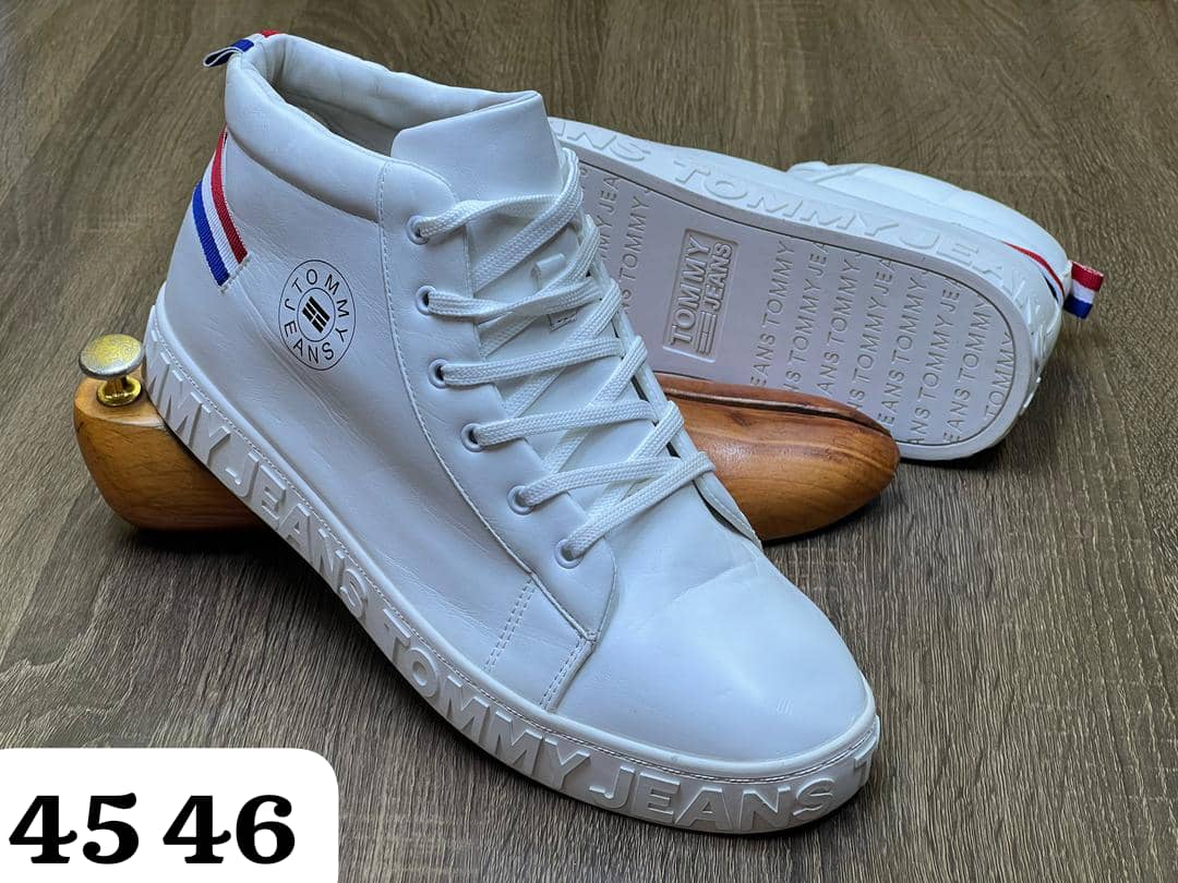 Chaussures hommes femmes enfants de qualité à prix bonbon