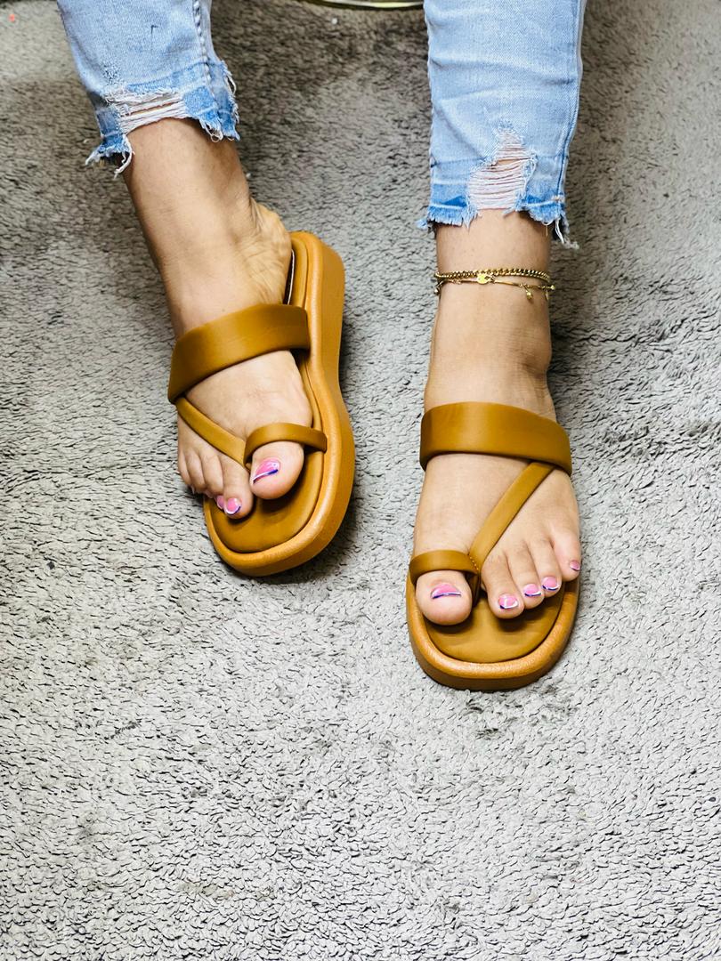 Chaussures hommes femmes enfants de qualité à prix bonbon