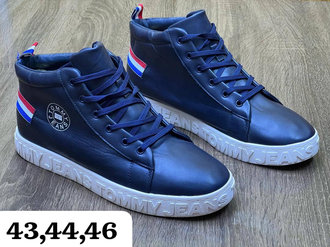 Chaussures hommes femmes enfants de qualité à prix bonbon