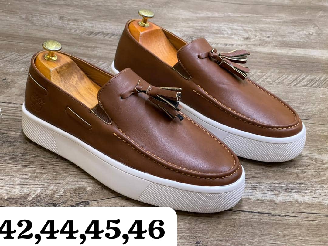 Chaussures hommes femmes enfants de qualité à prix bonbon