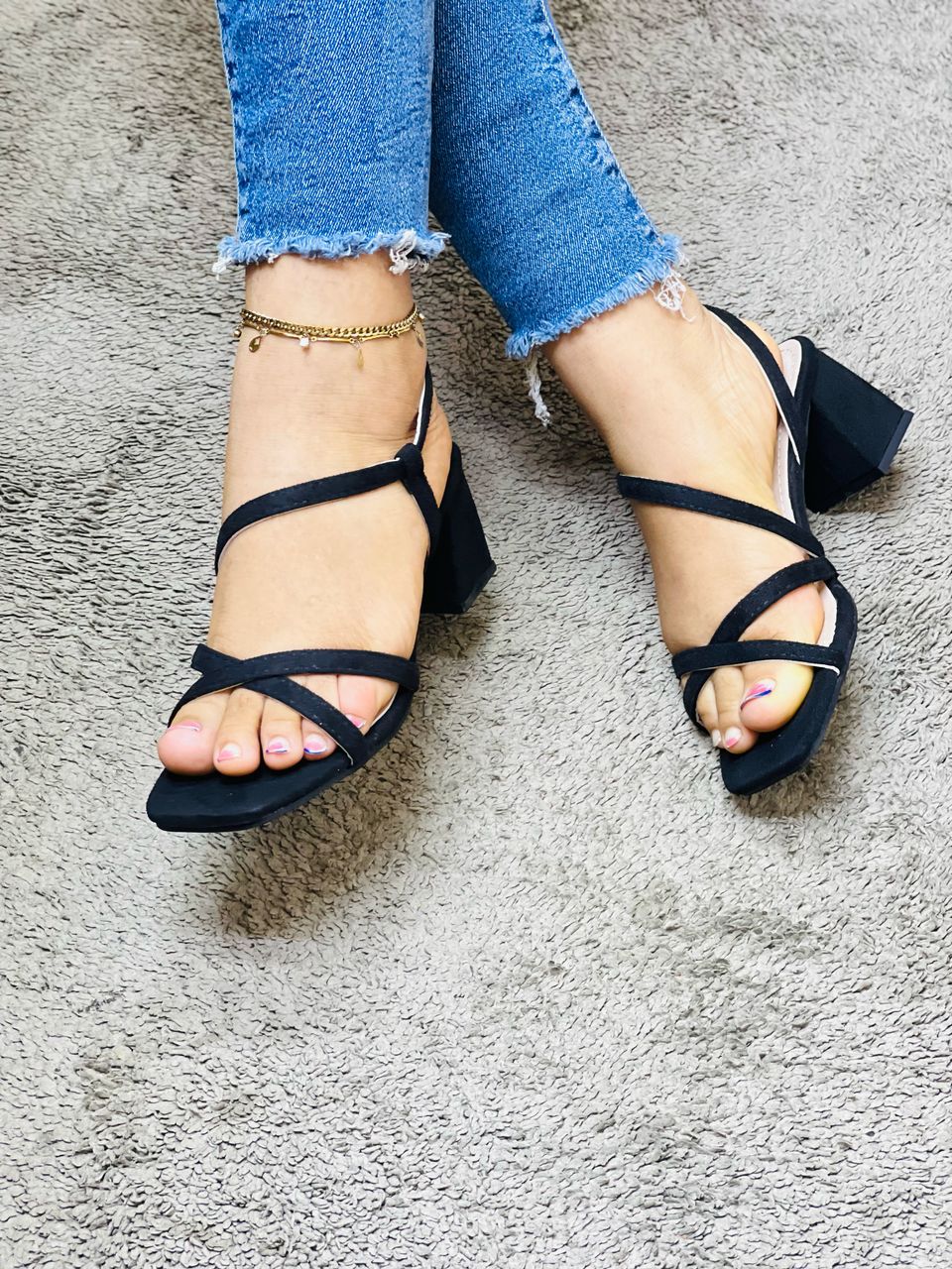 Chaussures hommes femmes enfants de qualité à prix bonbon
