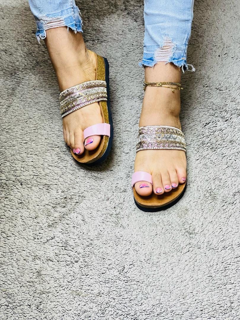 Chaussures hommes femmes enfants de qualité à prix bonbon