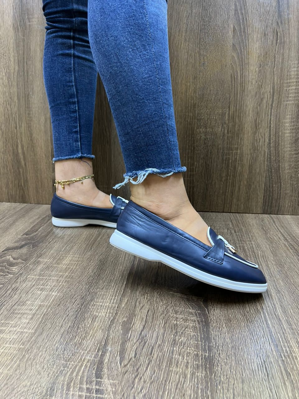 Chaussures hommes femmes enfants de qualité à prix bonbon