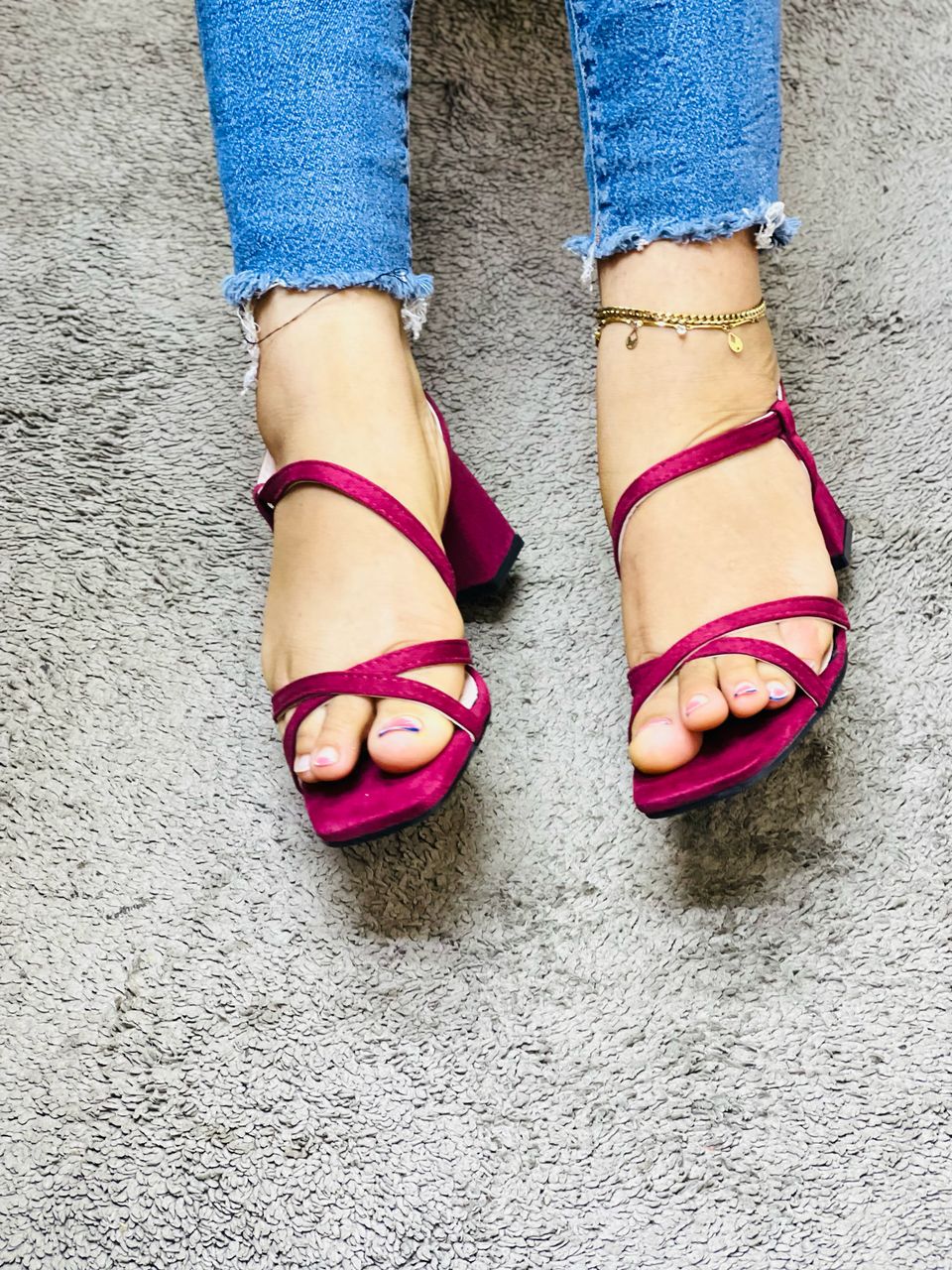 Chaussures hommes femmes enfants de qualité à prix bonbon