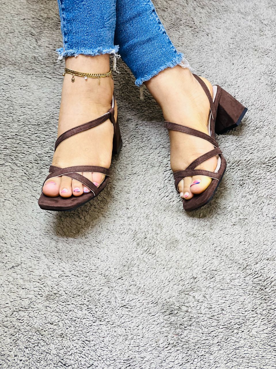 Chaussures hommes femmes enfants de qualité à prix bonbon