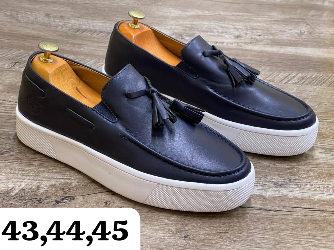 Chaussures hommes femmes enfants de qualité à prix bonbon