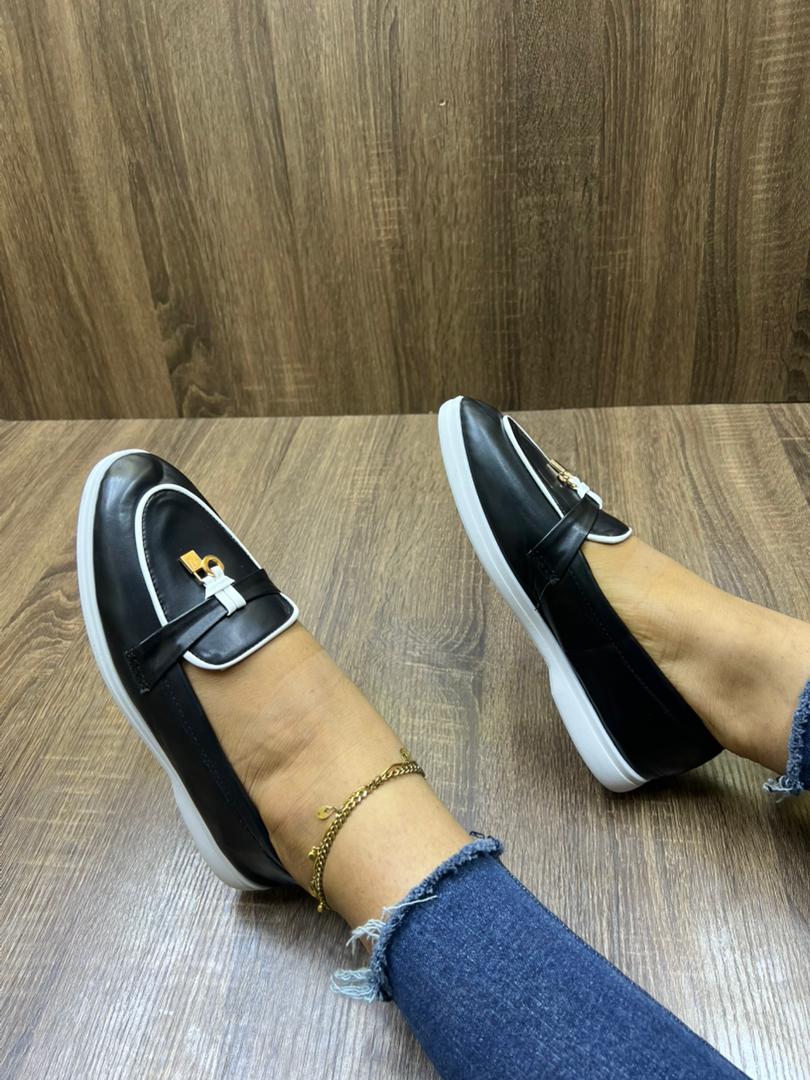 Chaussures hommes femmes enfants de qualité à prix bonbon