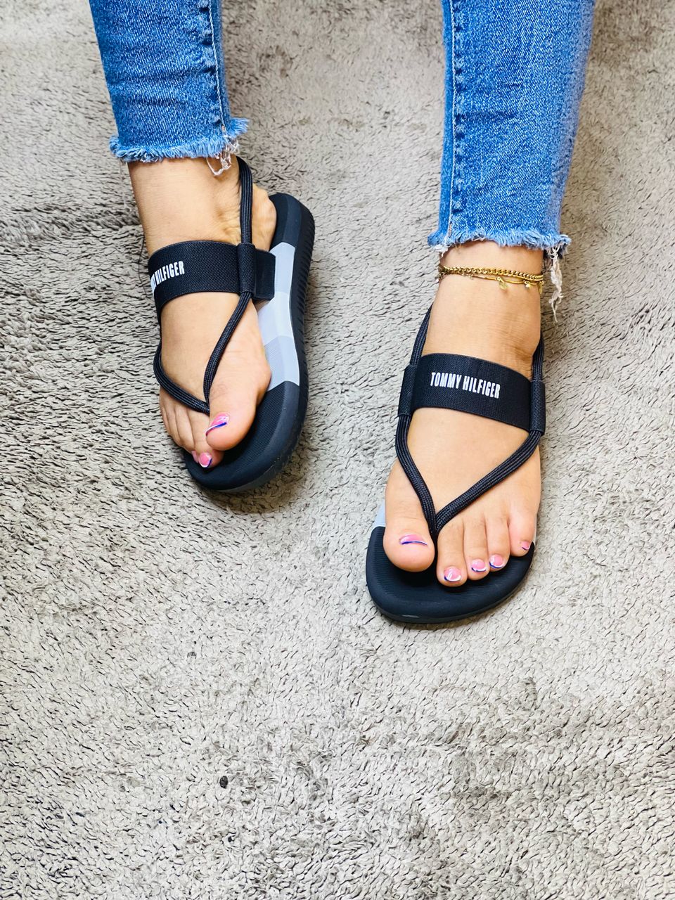 Chaussures hommes femmes enfants de qualité à prix bonbon