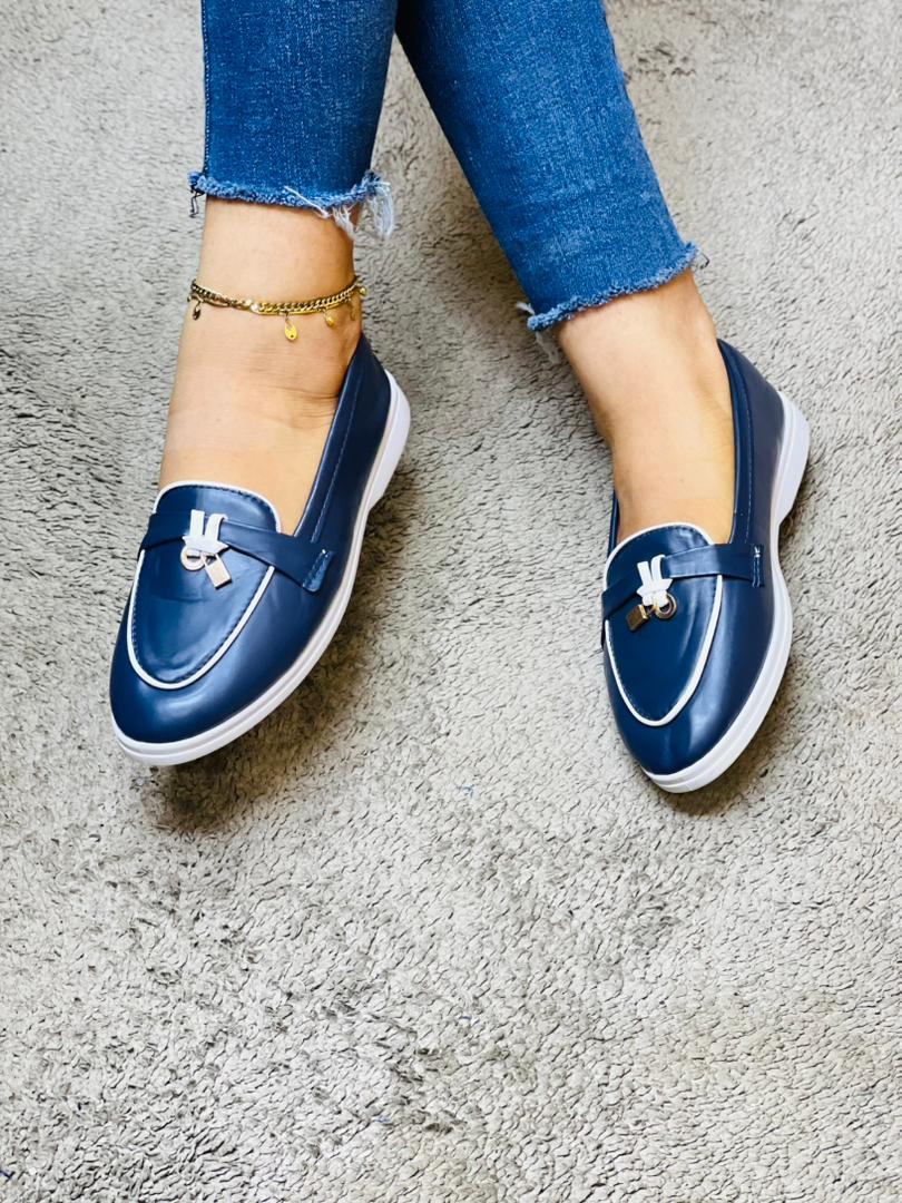 Chaussures hommes femmes enfants de qualité à prix bonbon