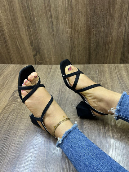 Chaussures hommes femmes enfants de qualité à prix bonbon