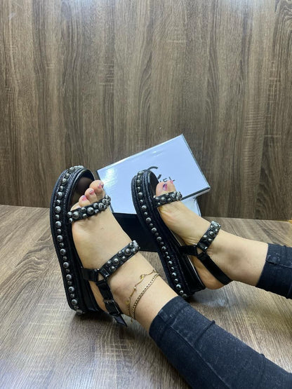 Chaussures hommes femmes enfants de qualité à prix bonbon