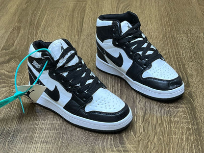 Chaussures hommes femmes enfants de qualité à prix bonbon