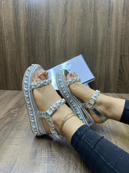 Chaussures hommes femmes enfants de qualité à prix bonbon